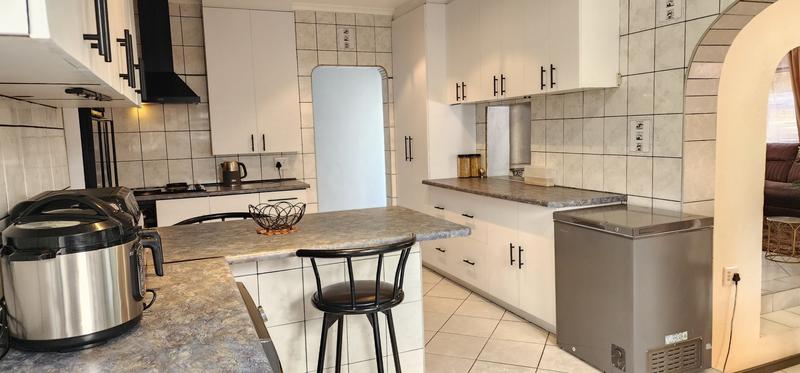 3 Bedroom Property for Sale in Glenhaven Western Cape